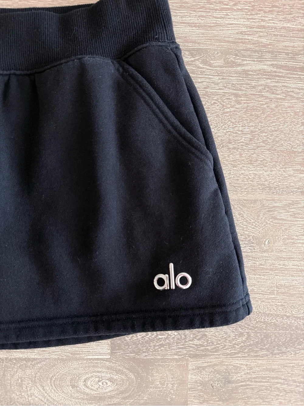 ALO Yoga Women’s Accolade Black Active Mini Skirt Size Small